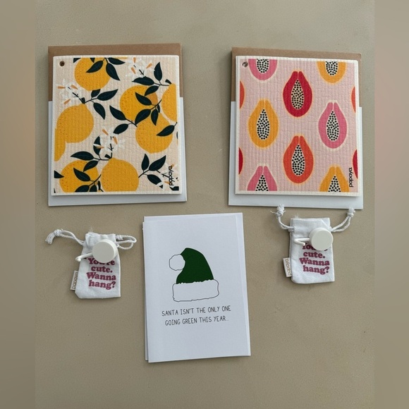 Papaya NWT reusable dish clothes/paper towels 4 sheets , 2 hooks, I Xmas card - Picture 1 of 4
